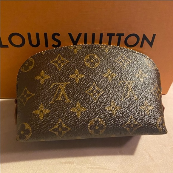 ❌SOLD❌New. Louis Vuitton cosmetic bag - Picture 1 of 5